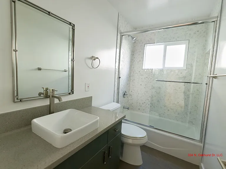 324 N Oakhurst Dr — Photo 11