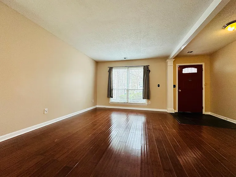 4208 Pentworth Ln NW — Photo 7