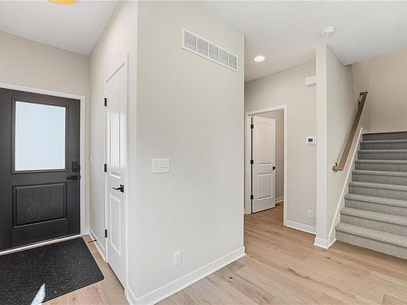 2nd image of 207 NW Orchard Ct