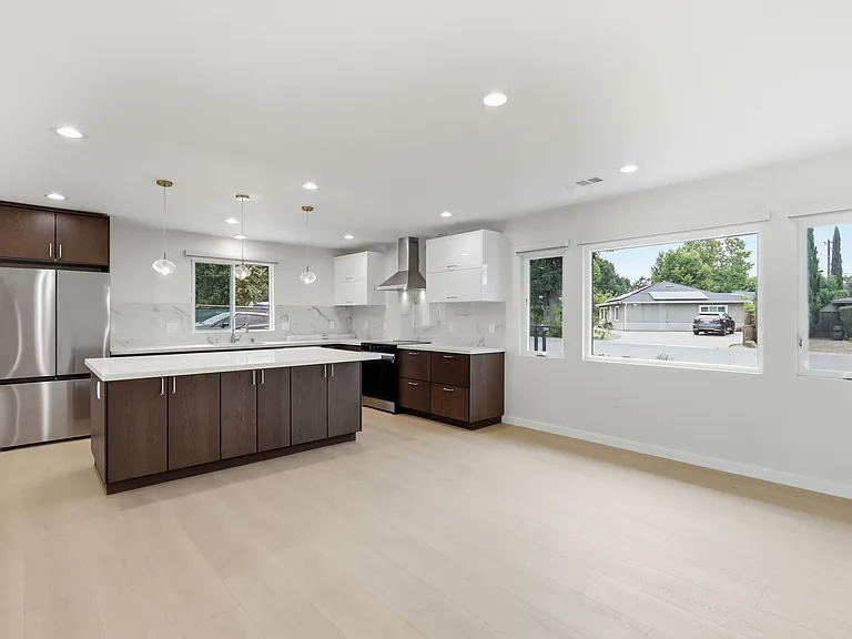 12548 Paseo Flores — Photo 11