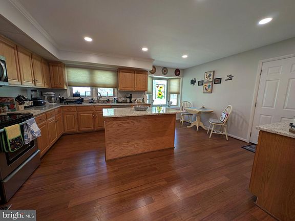 4th image of 16490 Mountain Run Ln
