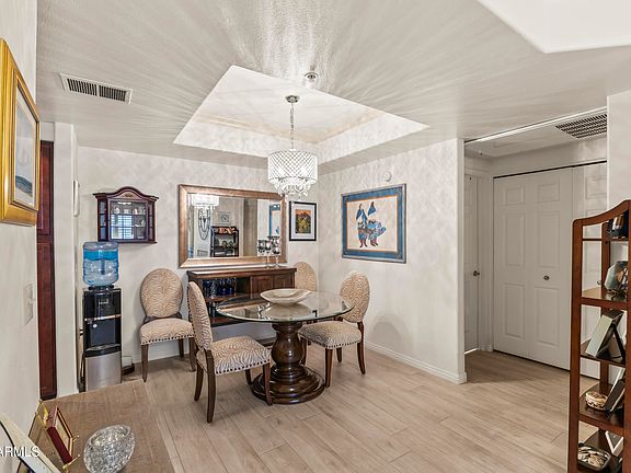 3rd image of 750 E NORTHERN Avenue #1075