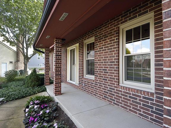 4th image of 2320 James Ct