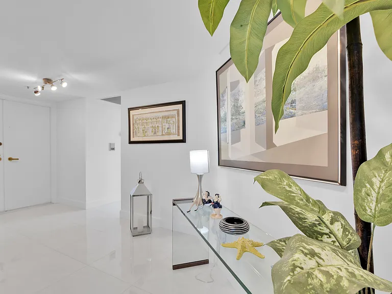 5200 N Ocean Dr #1105-A — Photo 7