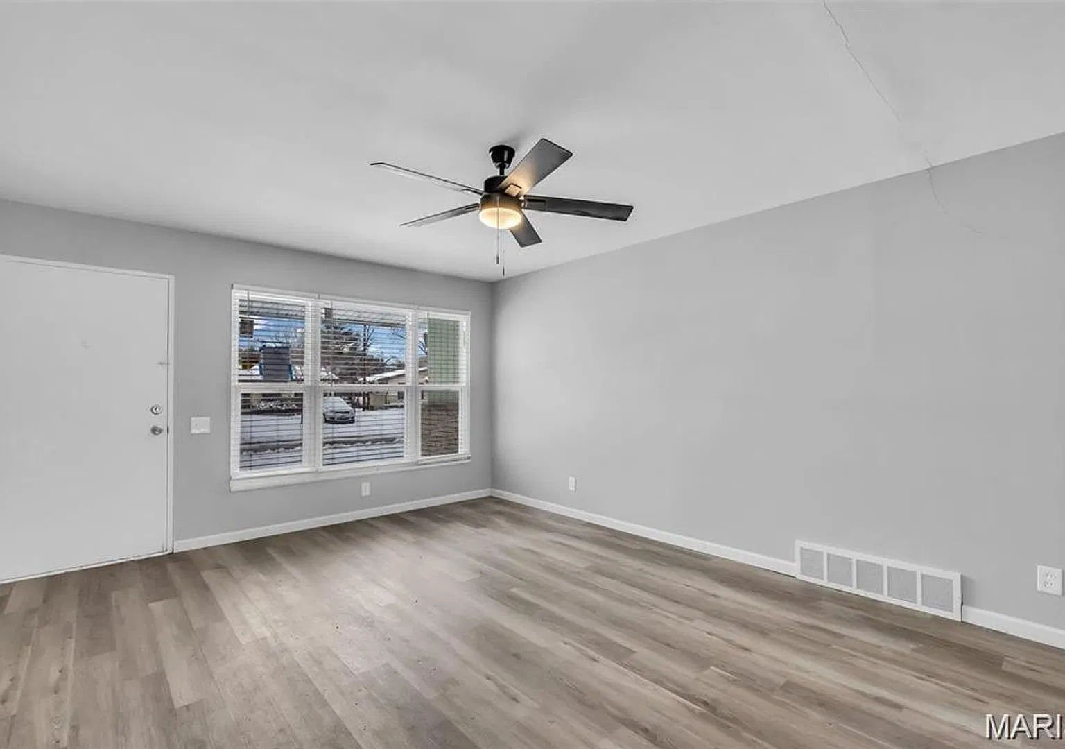 Beautifully remodeled ranch home — Photo 1
