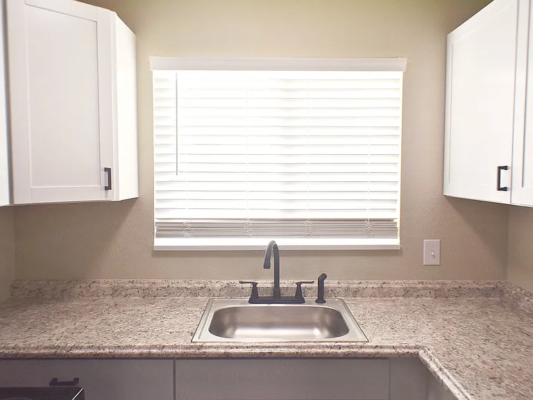 Summit View Apartments — Photo 127