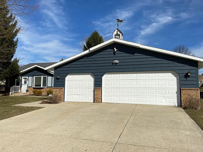 5010 Stauffer Ave SE — Photo 1