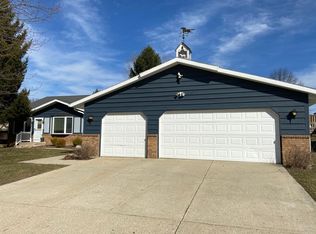 5008 Stauffer Ave SE, Kentwood, MI 49508