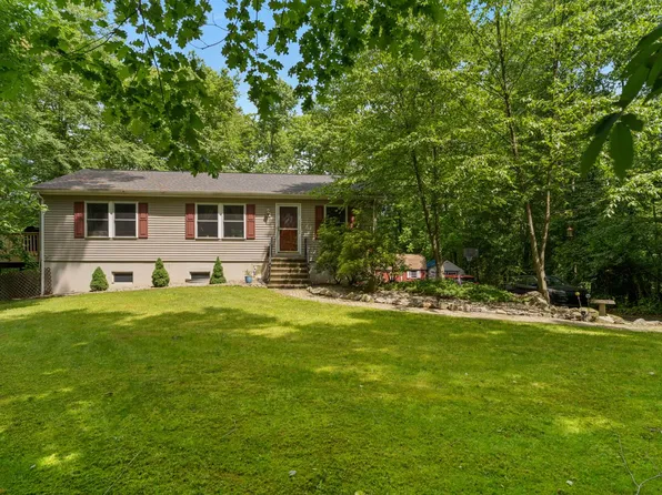 3429 Forest Dr, Saylorsburg, PA 18353
