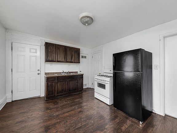 5th image of 3432 W Cortland St APT 2R