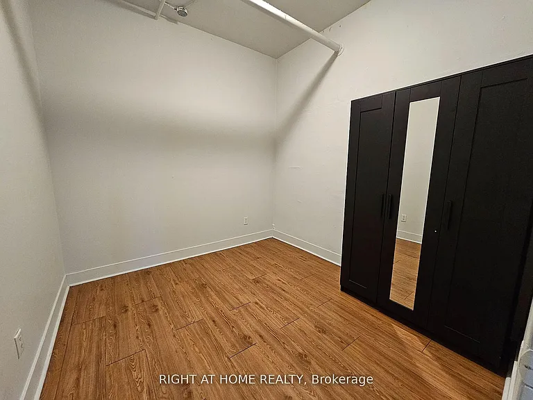 437 Spadina Ave #2 — Photo 12