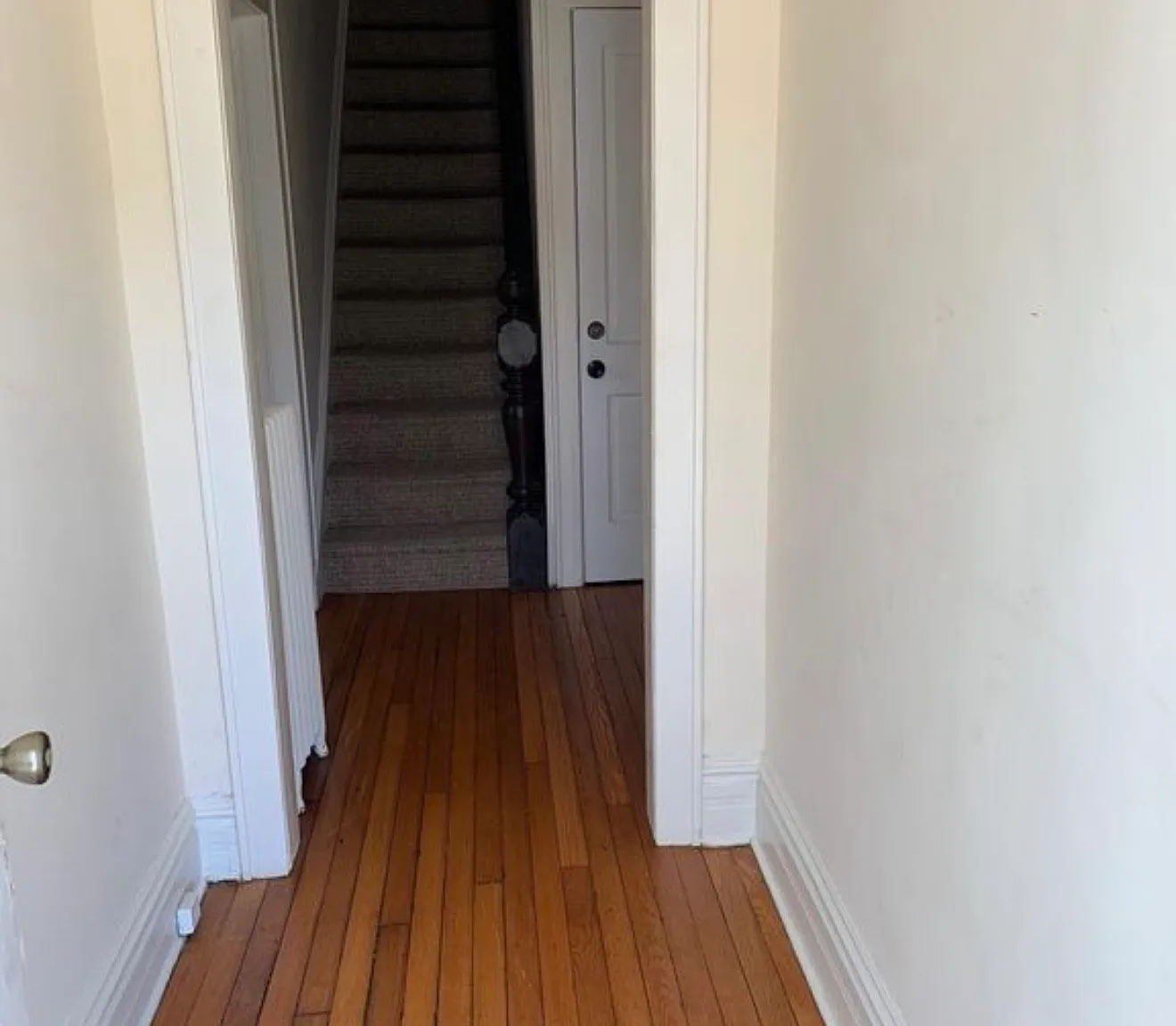 3 bed, 1.5 bath, 1400 sqft, $4,200 — Photo 2