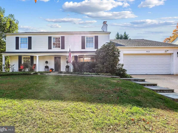 9112 Paddock Ln, Rockville, MD 20854