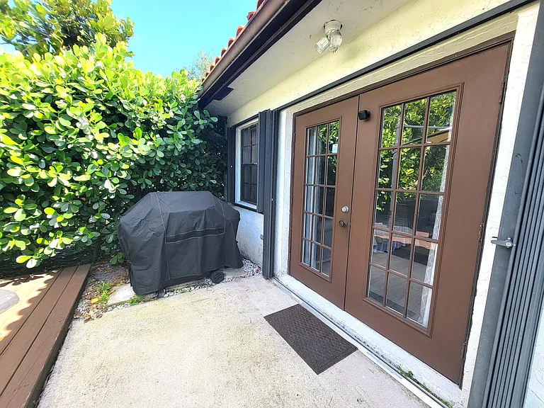 13465 Fountain View Blvd — Photo 21