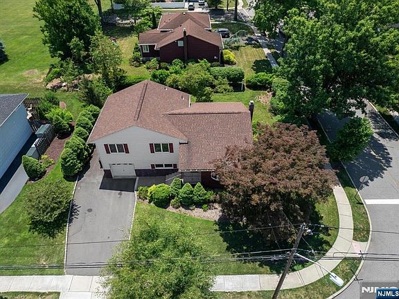 5th image of 753 Village Rd