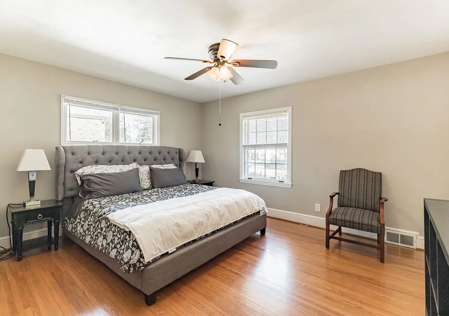 4BR Ranch Near Southpark | Porch + Big Backyard — Photo 4