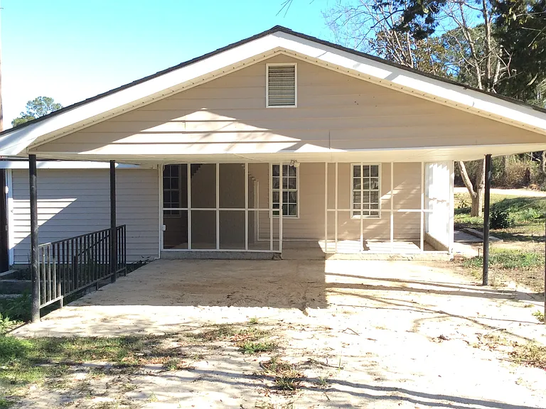 21 Deborah Ln — Photo 1