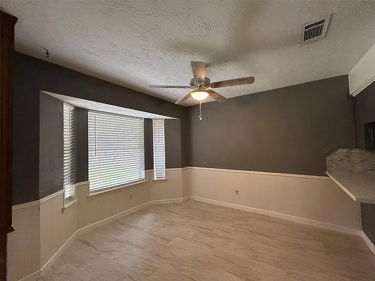 1712 Carol Lee Ln — Photo 3