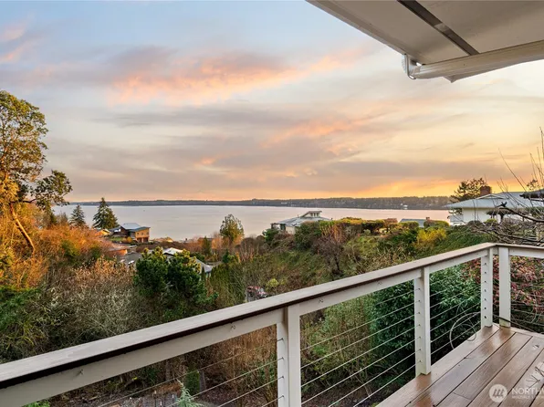 2222 Old Port Court NW, Olympia, WA 98502
