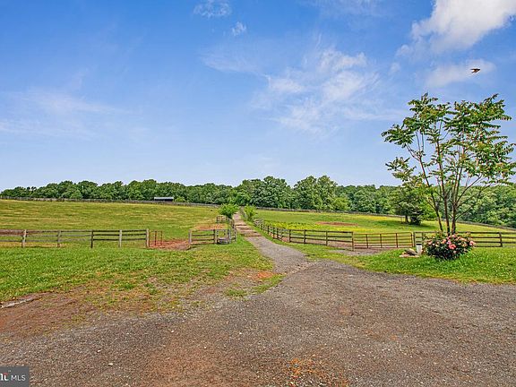 5th image of 26220 Mullinix Mill Rd