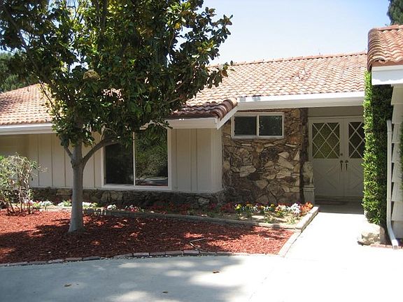 5th image of 16034 Chella Dr