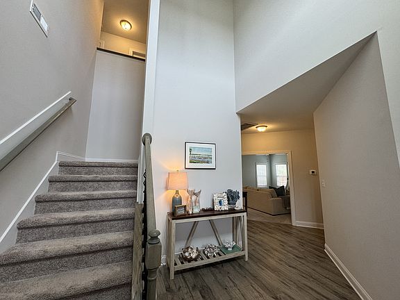 2nd image of 434 Nantucket Trl