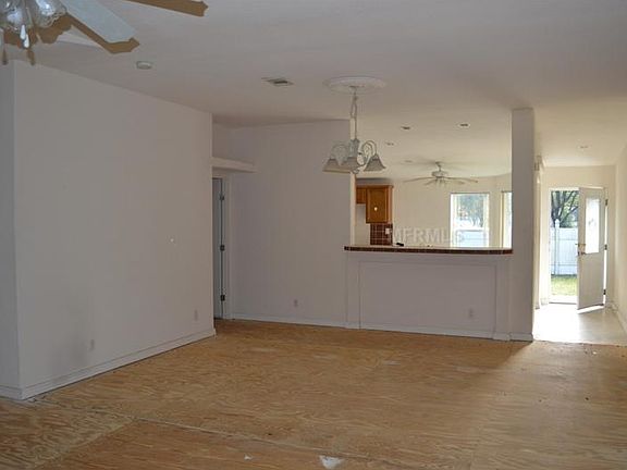 3rd image of 37851 Dolly Dr