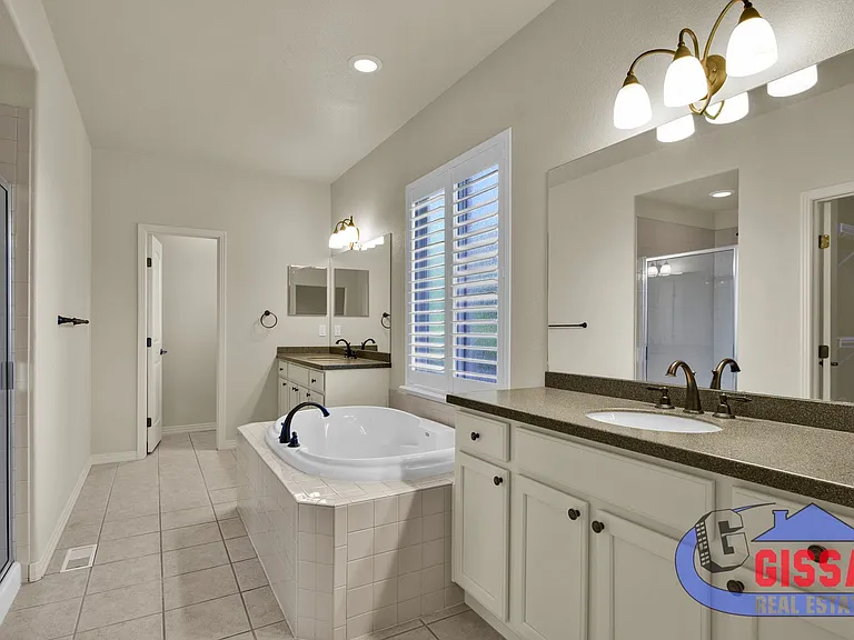 8109 Winding Passage Dr — Photo 27