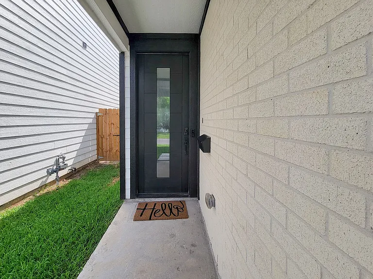 6520 Couch St — Photo 40