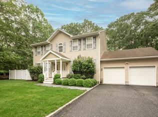 52 Gardiners Ln, East Hampton, NY 11937