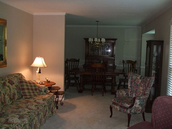 Living room/dining room