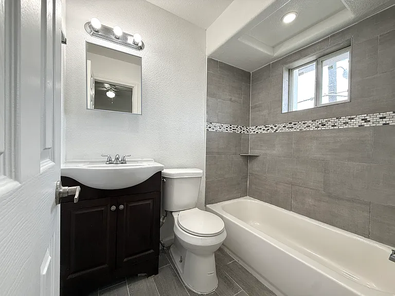 1607 N Carroll Ave #203 — Photo 1