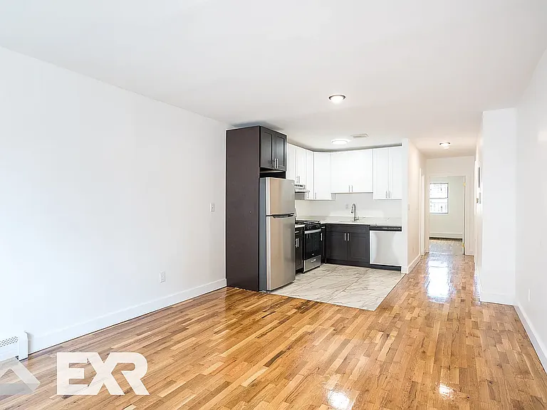 9 Hunterfly Pl #2F — Photo 7