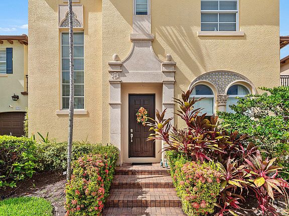 4th image of 115 VIA POINCIANA Lane