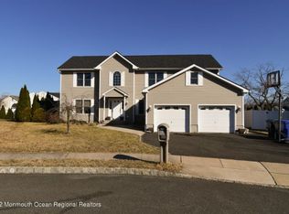 15 Maryann Pl, Toms River, NJ 08753