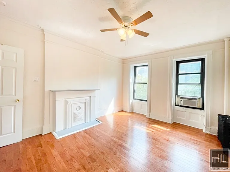 129 E 101st St #8 — Photo 2