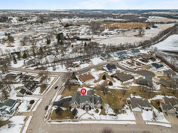 5th image of 632 Cambridge Dr