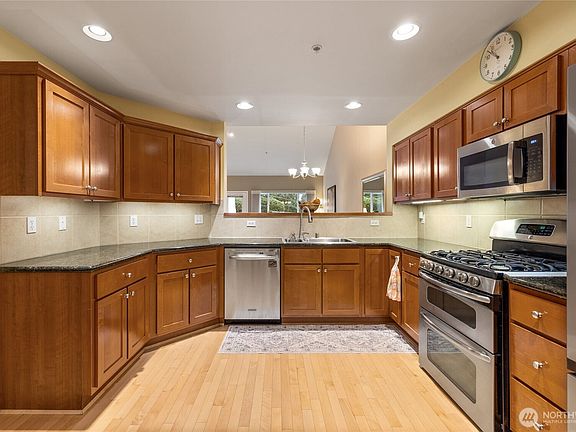 5th image of 906 72nd Street SE