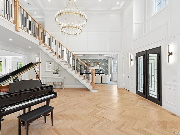 5th image of 26 Buckingham Drive