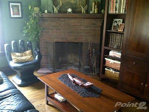 3rd image of 106 W Rollin St