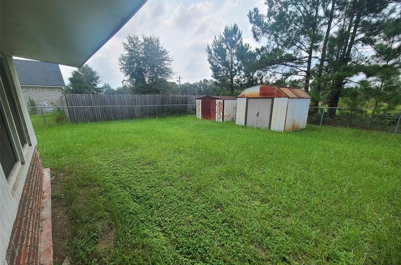 3 bed, 1125 sqft, $1,700 — Photo 4