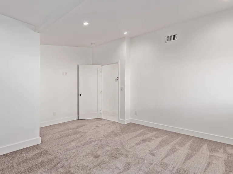 2817 N 29th Pl — Photo 36