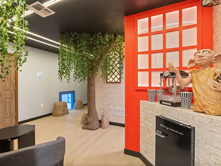 Building's Lounge