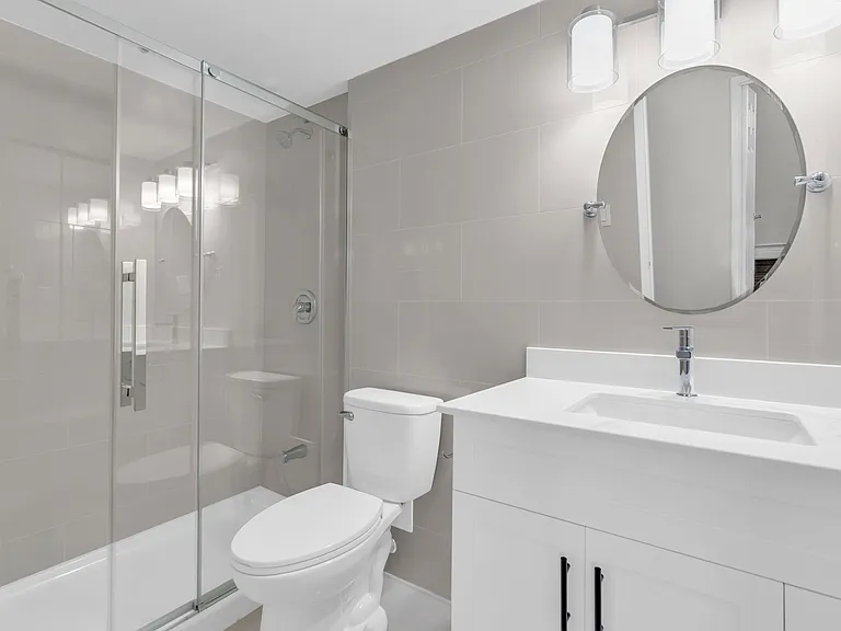 3189 King St E — Photo 10