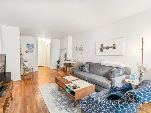 25 West 13th Street image 1 of 13