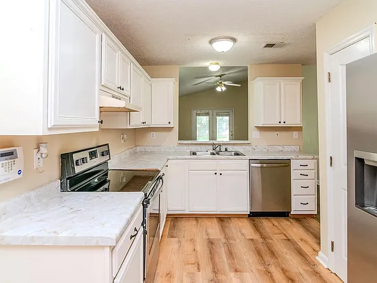 205 Chestnut Ridge Dr — Photo 3