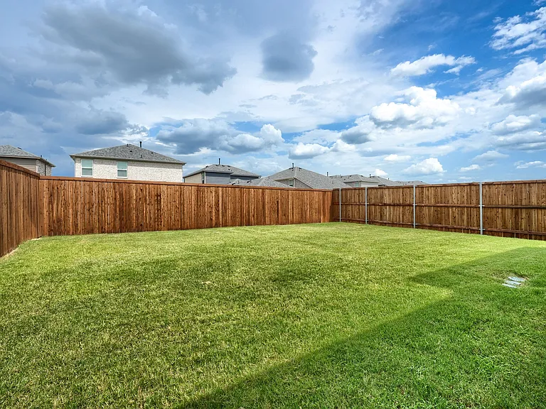 724 Portina Dr — Photo 28