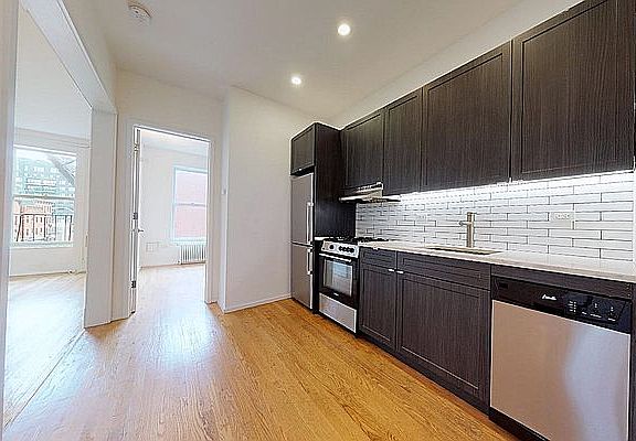 2nd image of 632 Throop Ave APT 3A