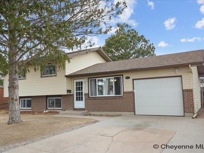 6902 Manhattan Ln, Cheyenne, WY, 82009