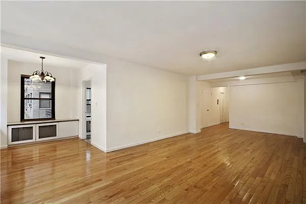 Sold by R New York | media 3